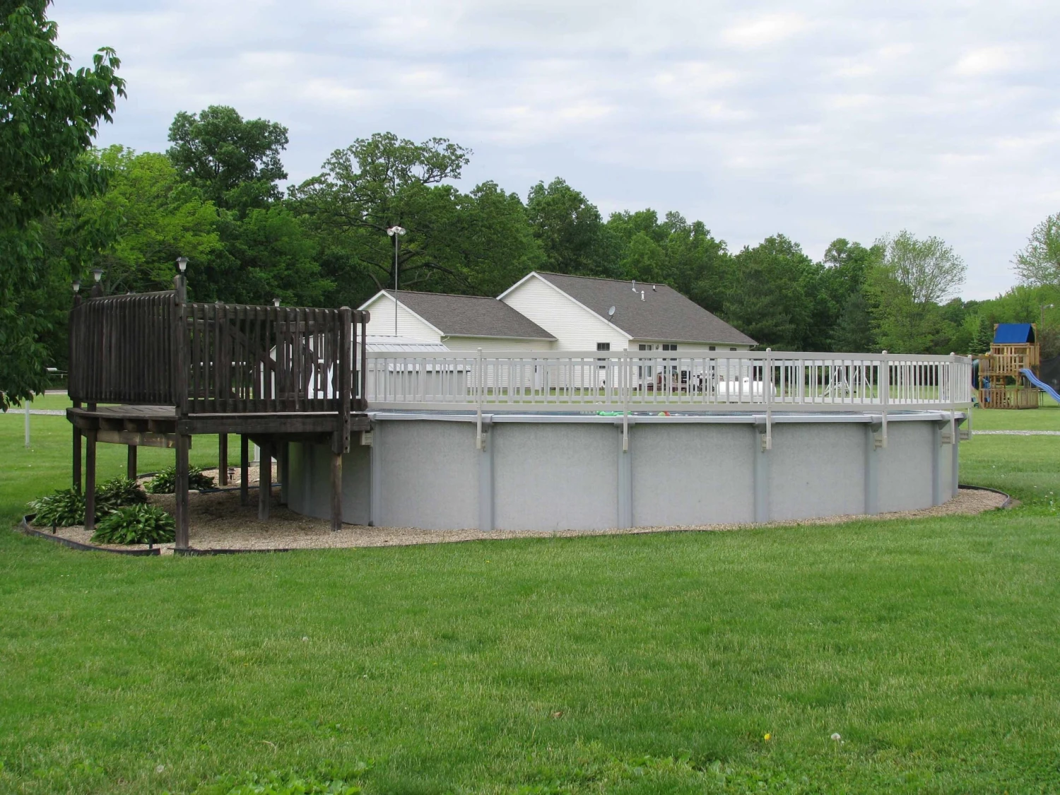 24" Vinyl Works Premium Resin Pool Fencing 7 24" Vinyl Works Premium Resin Pool Fencing - Image 5