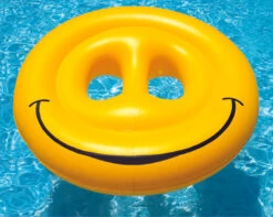 Swimline Smiley Face Island 72"